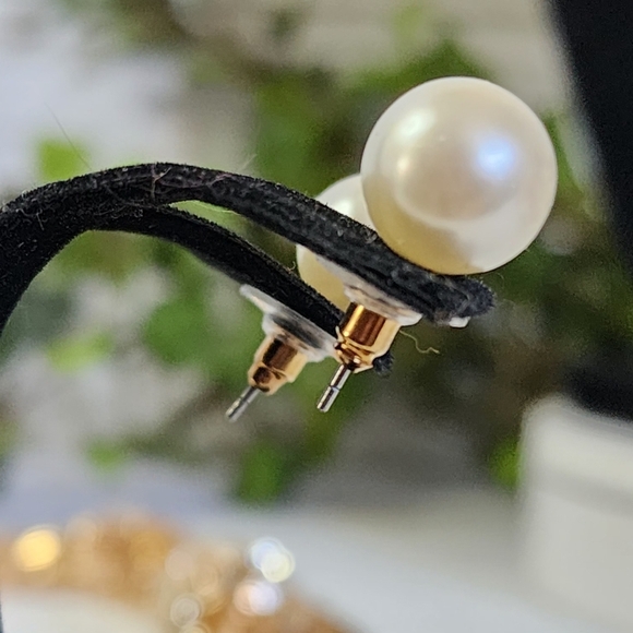 Statement 3 Strand Gold Mesh Necklace with Pearl and CZ Stones Set - Picture 9 of 9